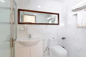 YOYO International Apartment