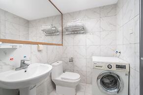 YOYO International Apartment
