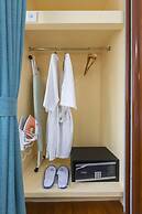 YOYO International Apartment