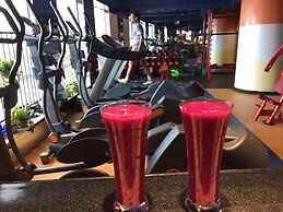 YOYO International Apartment