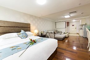 YOYO International Apartment