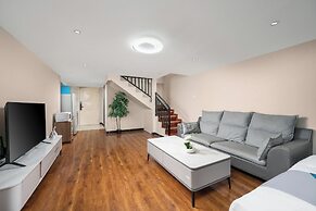 YOYO International Apartment