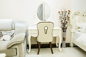 YOYO International Apartment