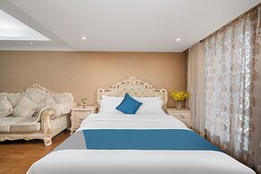 YOYO International Apartment