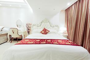 YOYO International Apartment