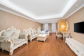 YOYO International Apartment