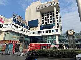 YOYO International Apartment