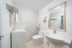 YOYO International Apartment