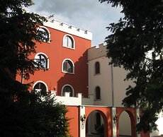 Landhaus & Burg Hotel Romantik