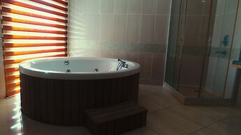 Roxx Suite Deluxe & Spa Hotel