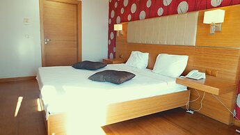 Roxx Suite Deluxe & Spa Hotel