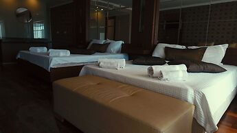 Roxx Suite Deluxe & Spa Hotel