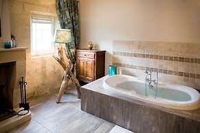 Château Latour Segur Suites & Spa