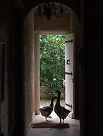 Château Latour Segur Suites & Spa