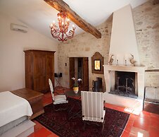 Château Latour Segur Suites & Spa