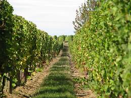 Château Latour Segur Suites & Spa