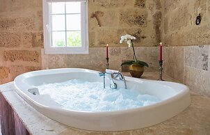 Château Latour Segur Suites & Spa