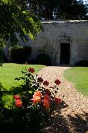 Château Latour Segur Suites & Spa