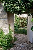 Château Latour Segur Suites & Spa