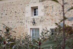 Château Latour Segur Suites & Spa