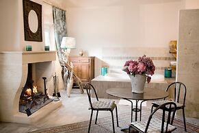 Château Latour Segur Suites & Spa