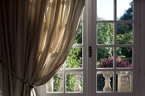 Château Latour Segur Suites & Spa