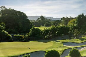 Essence Suites Taringa