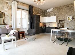 Calarossa beachfront apartment