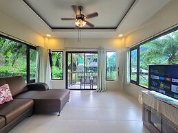 Krabi Green Hill Pool Villas