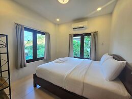 Krabi Green Hill Pool Villas