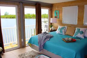 Latitude 26 Waterfront Boutique Resort - Bonita Springs
