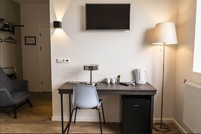 Black Beach Guesthouse