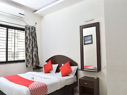 OYO 12854 Hotel Sahara Inn