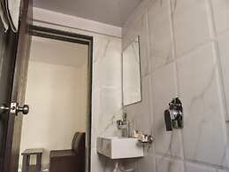 OYO 12854 Hotel Sahara Inn