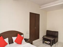 OYO 12854 Hotel Sahara Inn