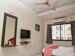 OYO 12854 Hotel Sahara Inn