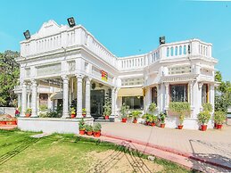 OYO 13097 Lukergunj Holidays