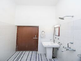 OYO 13097 Lukergunj Holidays