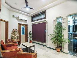 OYO 13097 Lukergunj Holidays