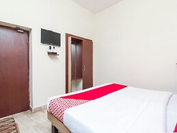 OYO 13097 Lukergunj Holidays