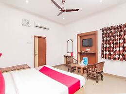 OYO 13097 Lukergunj Holidays