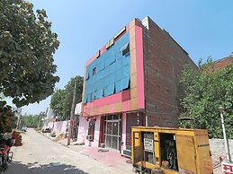 OYO 13234 Hotel Mahak