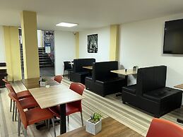 Hotel Bestmark Platinum