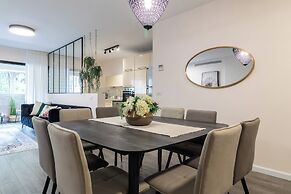 King David Court - Isrentals