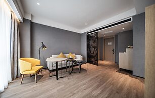 Chengdu High-tech Zone Tongpai Hotel