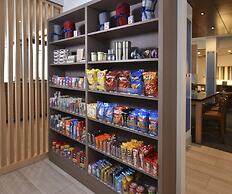 Holiday Inn Express & Suites - Orlando - Southeast by IHG