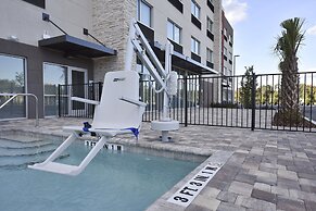 Holiday Inn Express & Suites - Orlando - Southeast by IHG