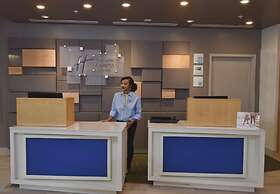 Holiday Inn Express & Suites - Orlando - Southeast by IHG