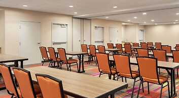 Home2 Suites by Hilton Woodbridge Potomac Mills