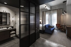 Crossroads Hotel